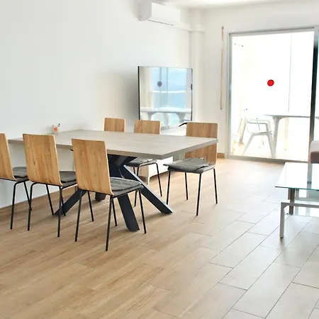 דירה Manhetan 3 Bedrooms אמפוריבראבה