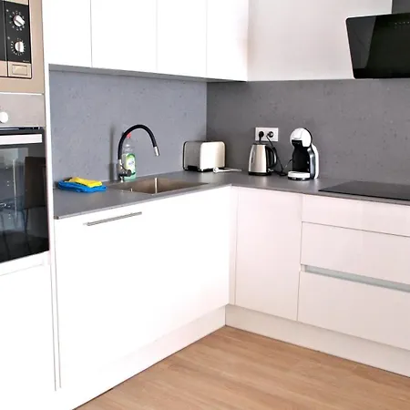 Manhetan 3 Bedrooms * אמפוריבראבה